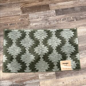 NWT Wrangler Two-Tone Green Geometric Door Mat